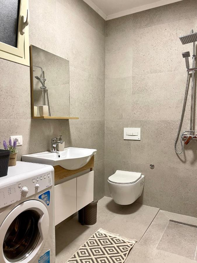 Sol Lux Studio Apartments 1St Floor Durres Exterior photo